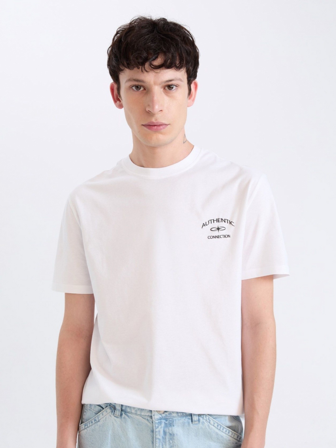 

DeFacto Men Solid Round Neck Cotton T-shirt, White