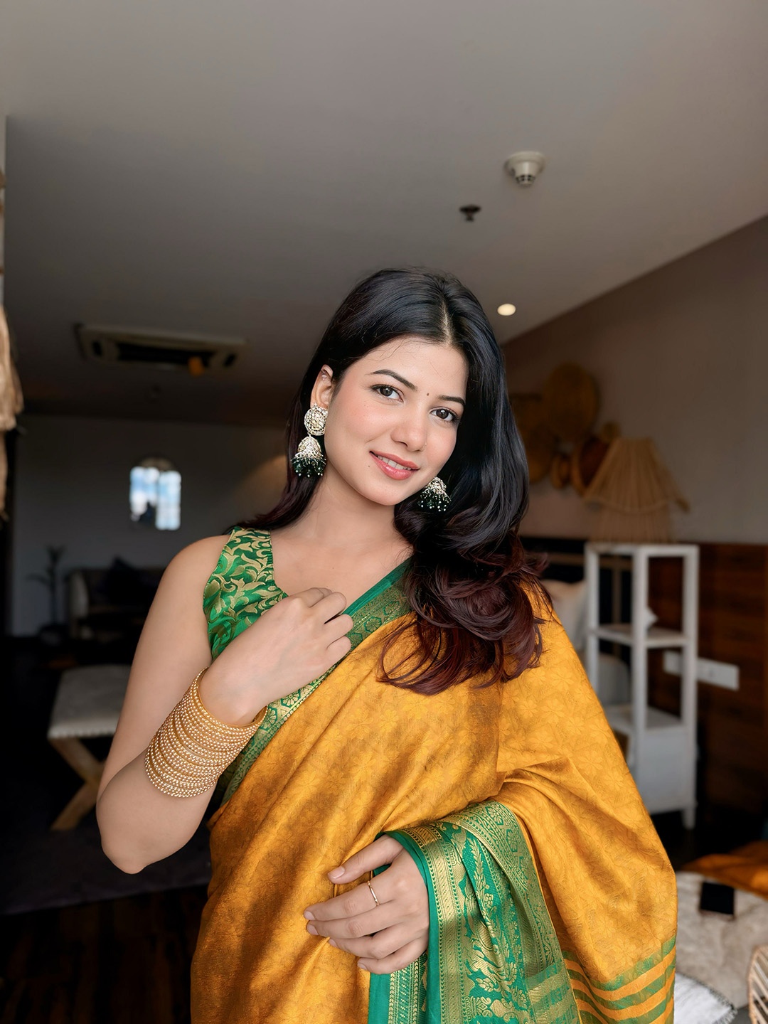

DIVASTRI Woven Design Zari Silk Cotton Mysore Silk Saree, Green