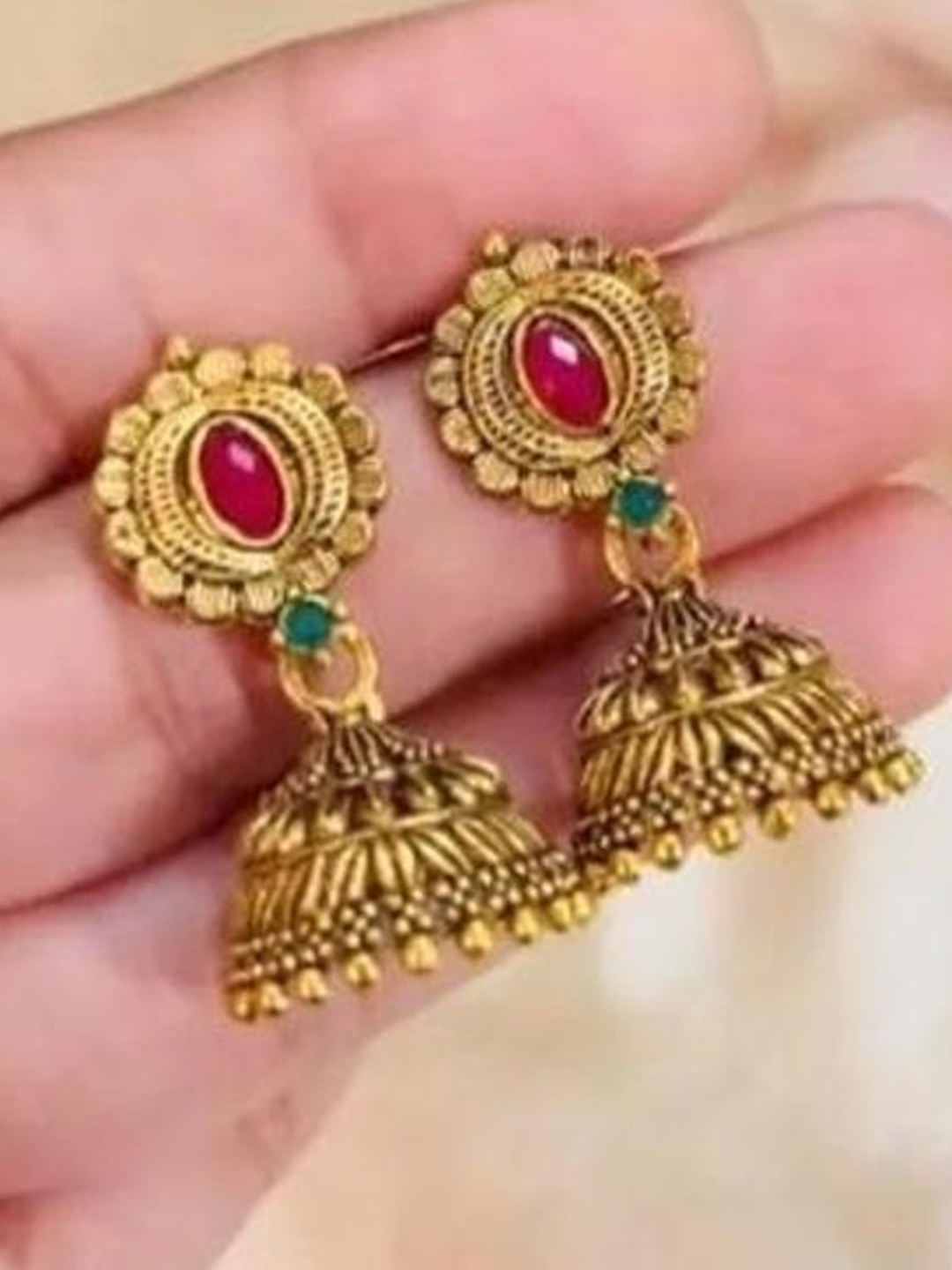 

TANLOOMS Classic Jhumkas Earrings, Gold
