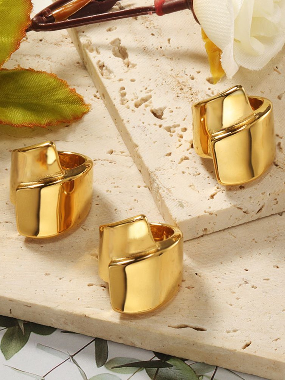 

KAORI BY SHREYA AGARWAL Gold Plated Twisted Over Lap Ring