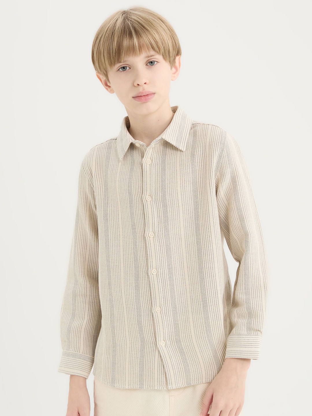 

DeFacto Boys Spread Collar Textured Cotton Casual Shirt, Beige