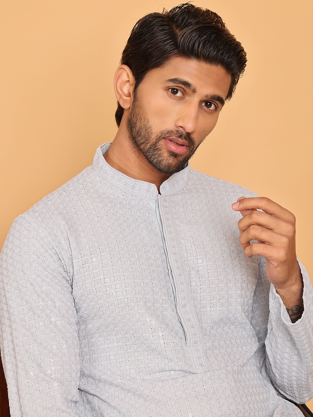 

Jompers Geometric Embroidered Mandarin Collar Straight Kurta With Pyjamas, Grey
