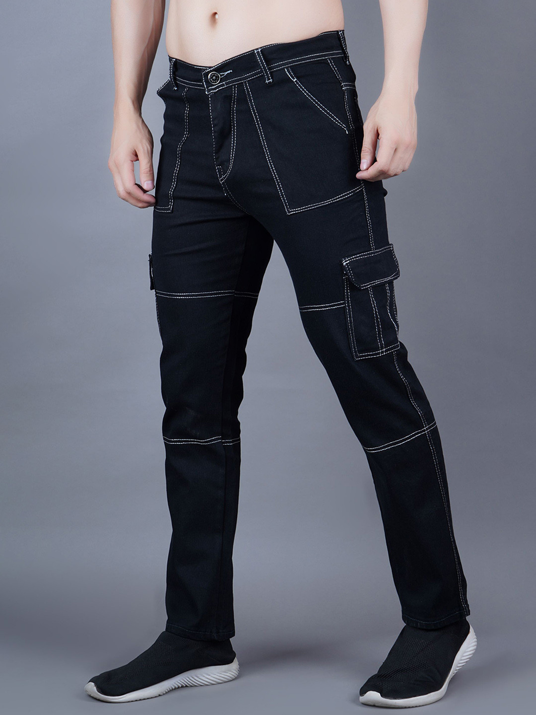 

LINARIA Men Classic Straight Fit Mildly Distressed Jeans, Black