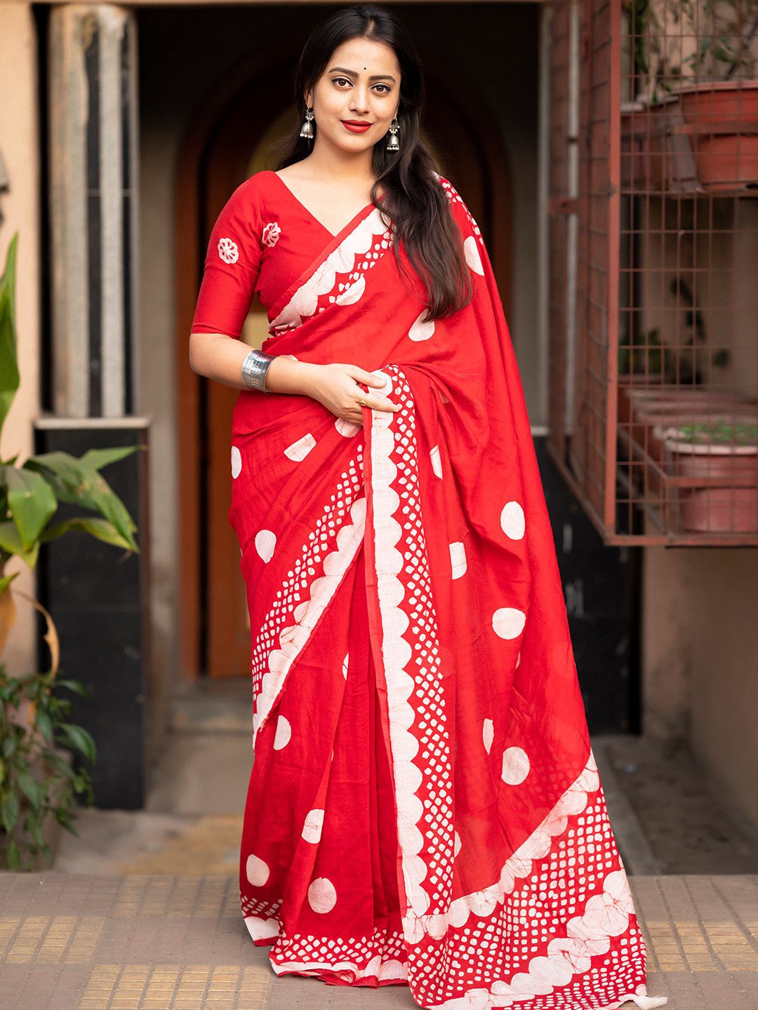 

LeeliPeeri Designer Polka Dot Chanderi Saree With Unstitched Blouse Piece, Red