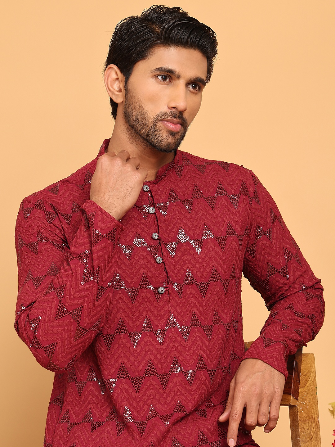 

Jompers Floral Embroidered Mandarin Collar Straight Kurta With Pyjamas, Maroon