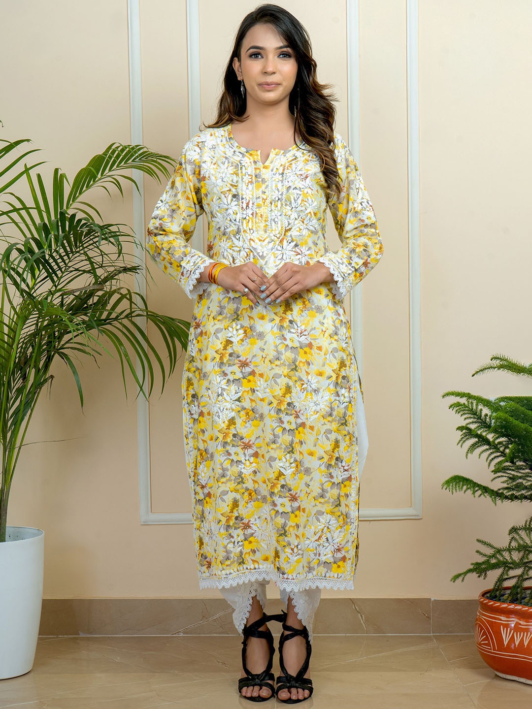 

ADR CHIKAN Floral Embroidered Notch Neck Mulmul Cotton Straight Kurta, Yellow