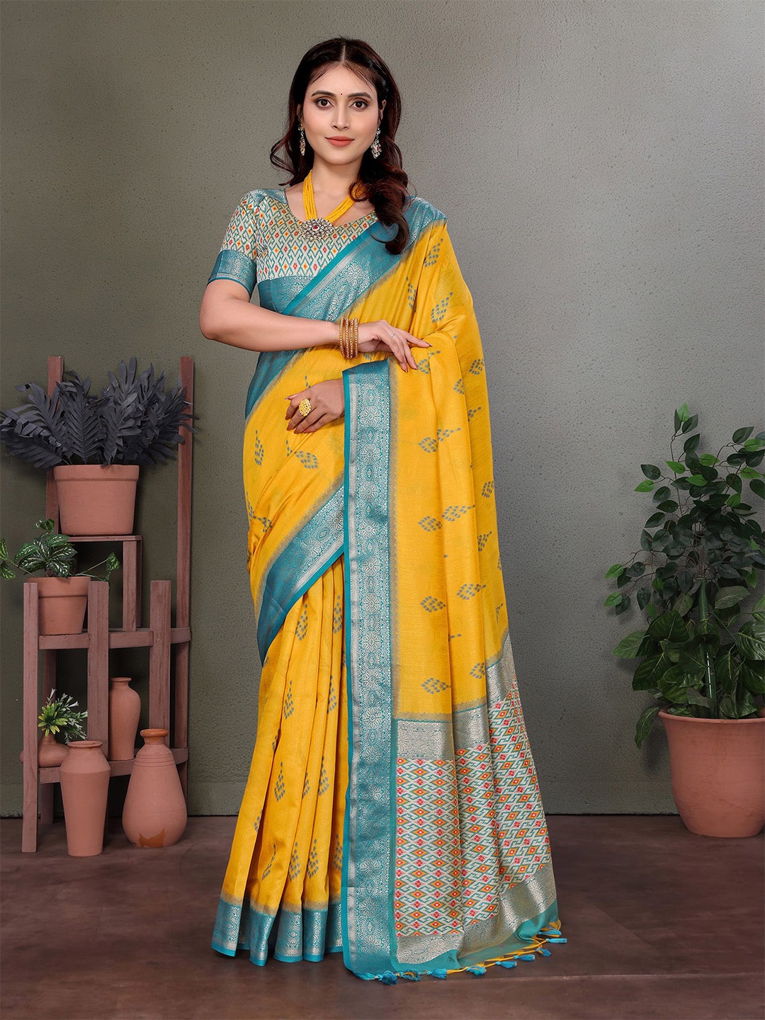 

elora Woven Design Zari Silk Blend Patola Saree, Yellow