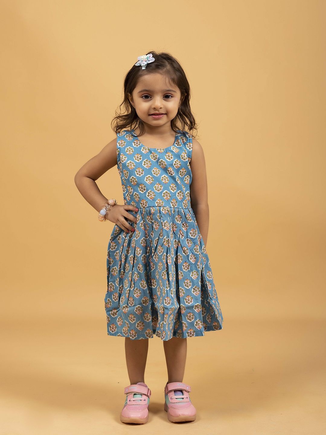 

SPARSA Girls Floral Print Round Neck Sleeves Fit & Flare Dress, Blue