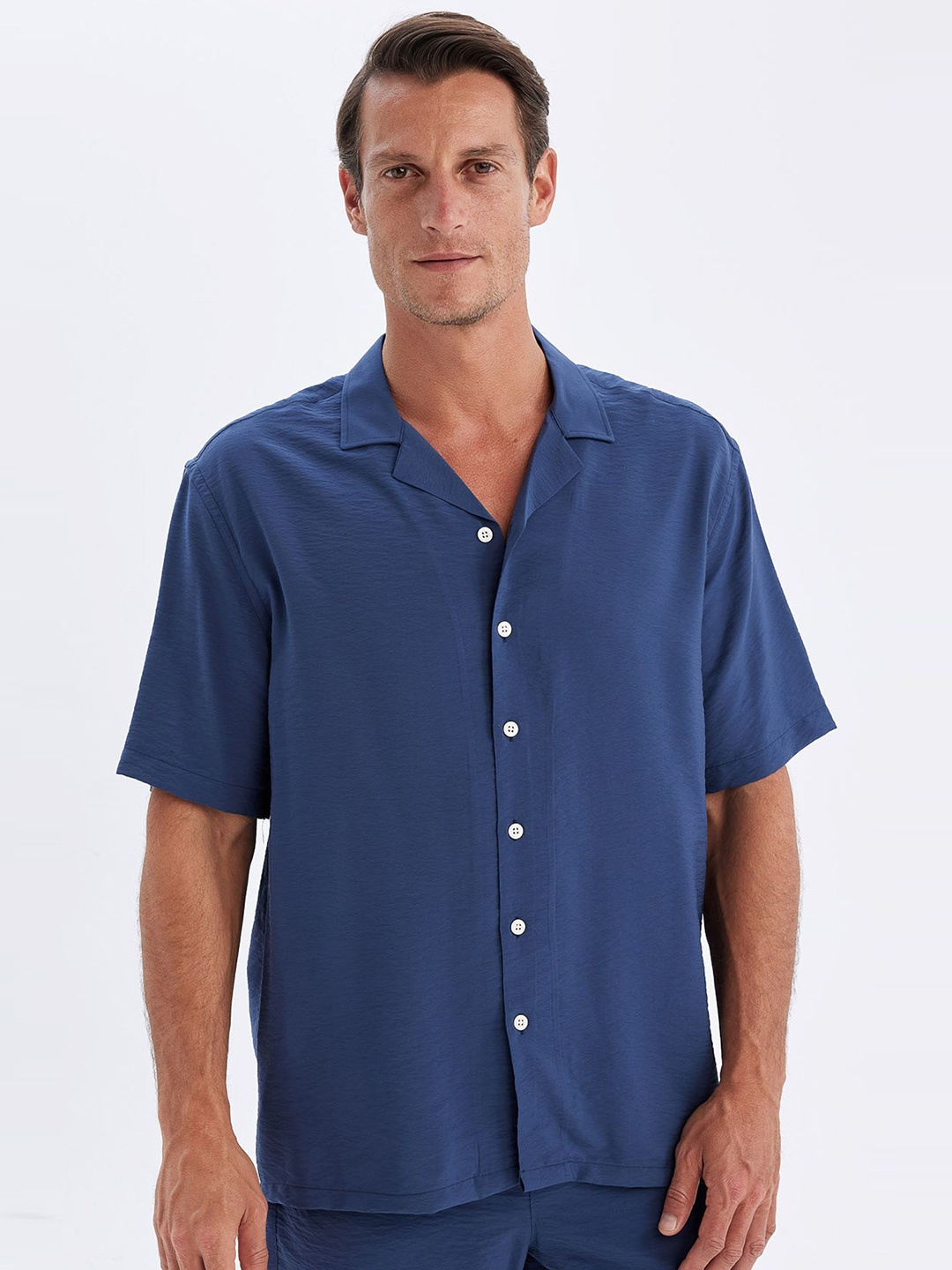 

DeFacto Men Opaque Casual Shirt, Na