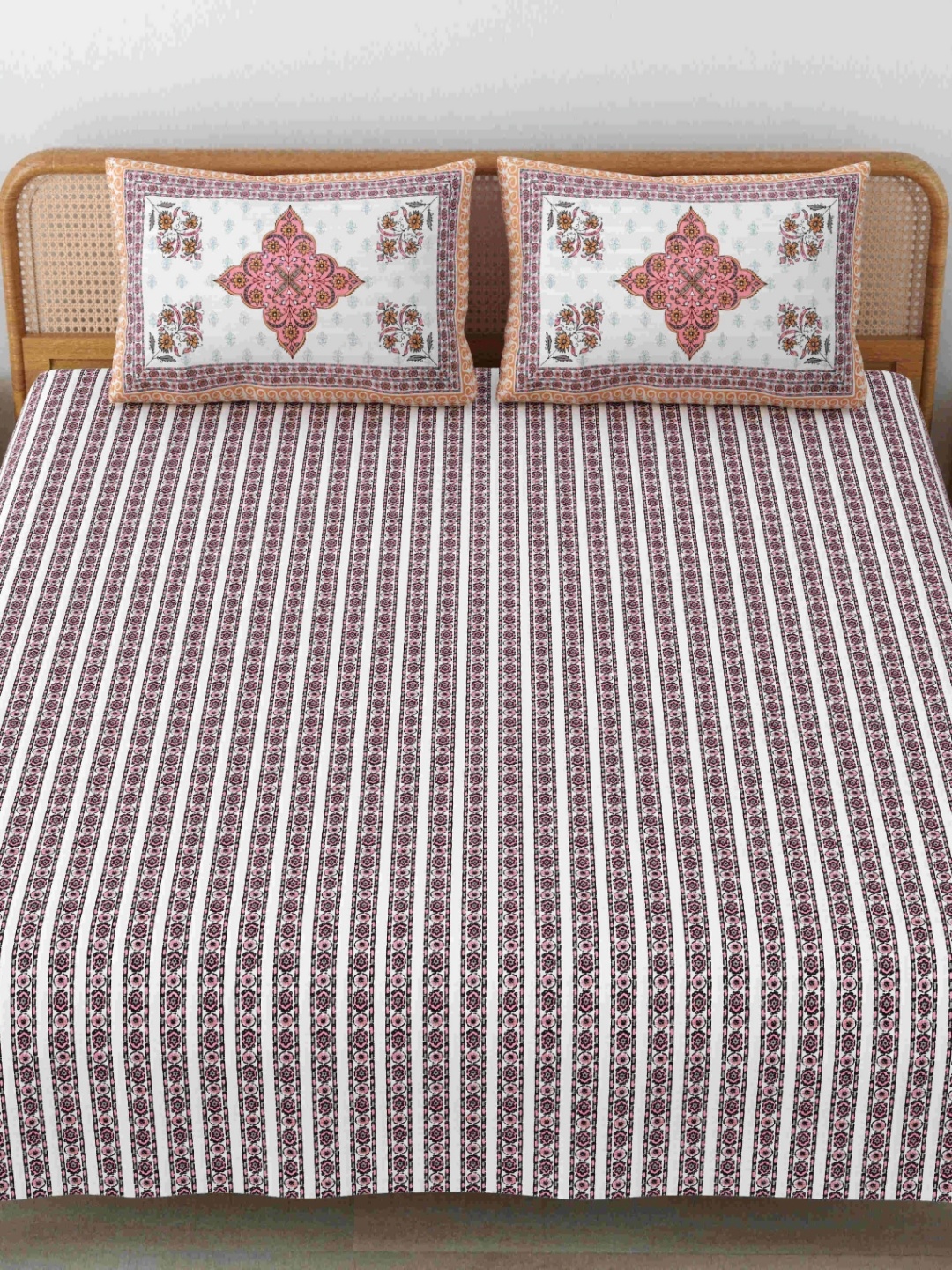 

MAFATLAL Sanskriti Pink Floral Printed 144 TC Cotton King Bedsheet Set 2.34 m x 2.70 m