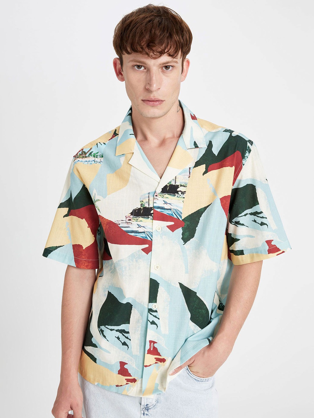 

DeFacto Men Cuban Collar Abstract Printed Cotton Casual Shirt, White