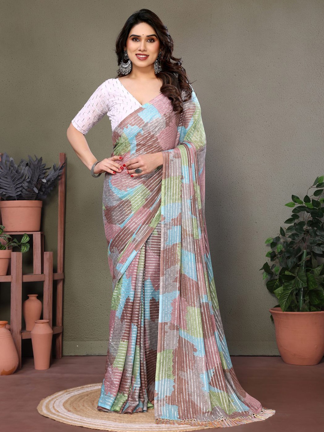 

DIVASTRI Pure Georgette Saree, Brown