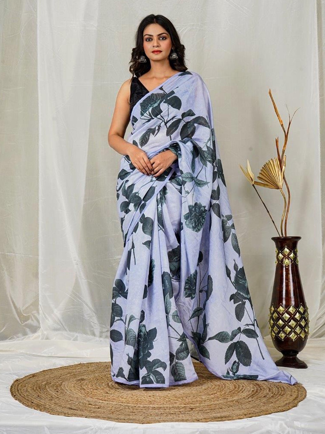 

EARTH O FAB Floral Silk Cotton Chanderi Saree, Grey