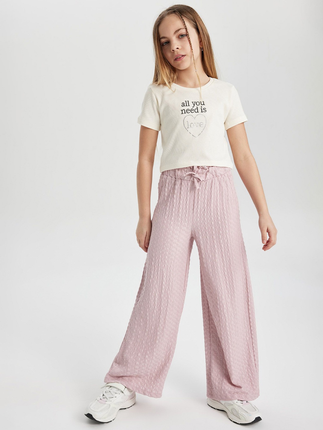 

DeFacto Girls Typography Printed Pure Cotton T-shirt With Trousers, White