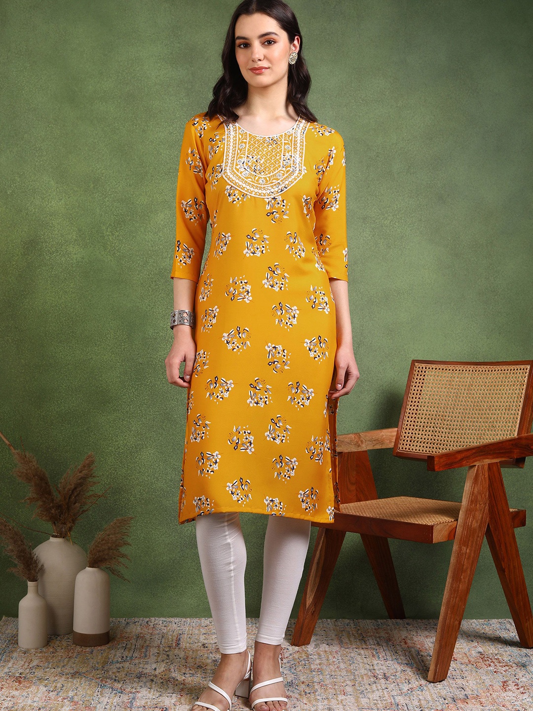 

DSK STUDIO Women Floral Printed Thread Work Floral Crepe Kurta, Yellow