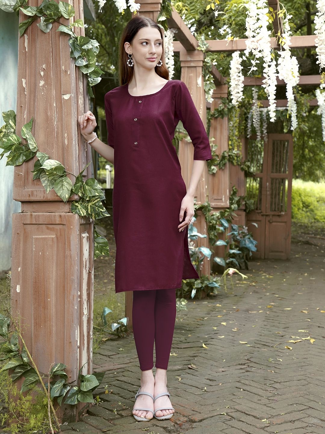 

Anouk Rustic Women Round Neck Side Slits Kurta, Burgundy