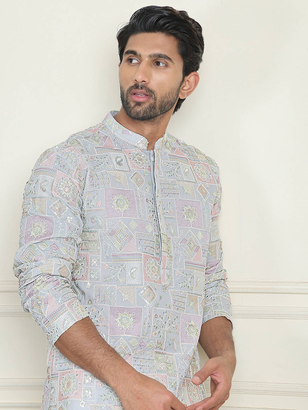 

Jompers Ethnic Motifs Embroidered Mandarin Collar Thread Work Straight Kurta With Pyjama, Blue