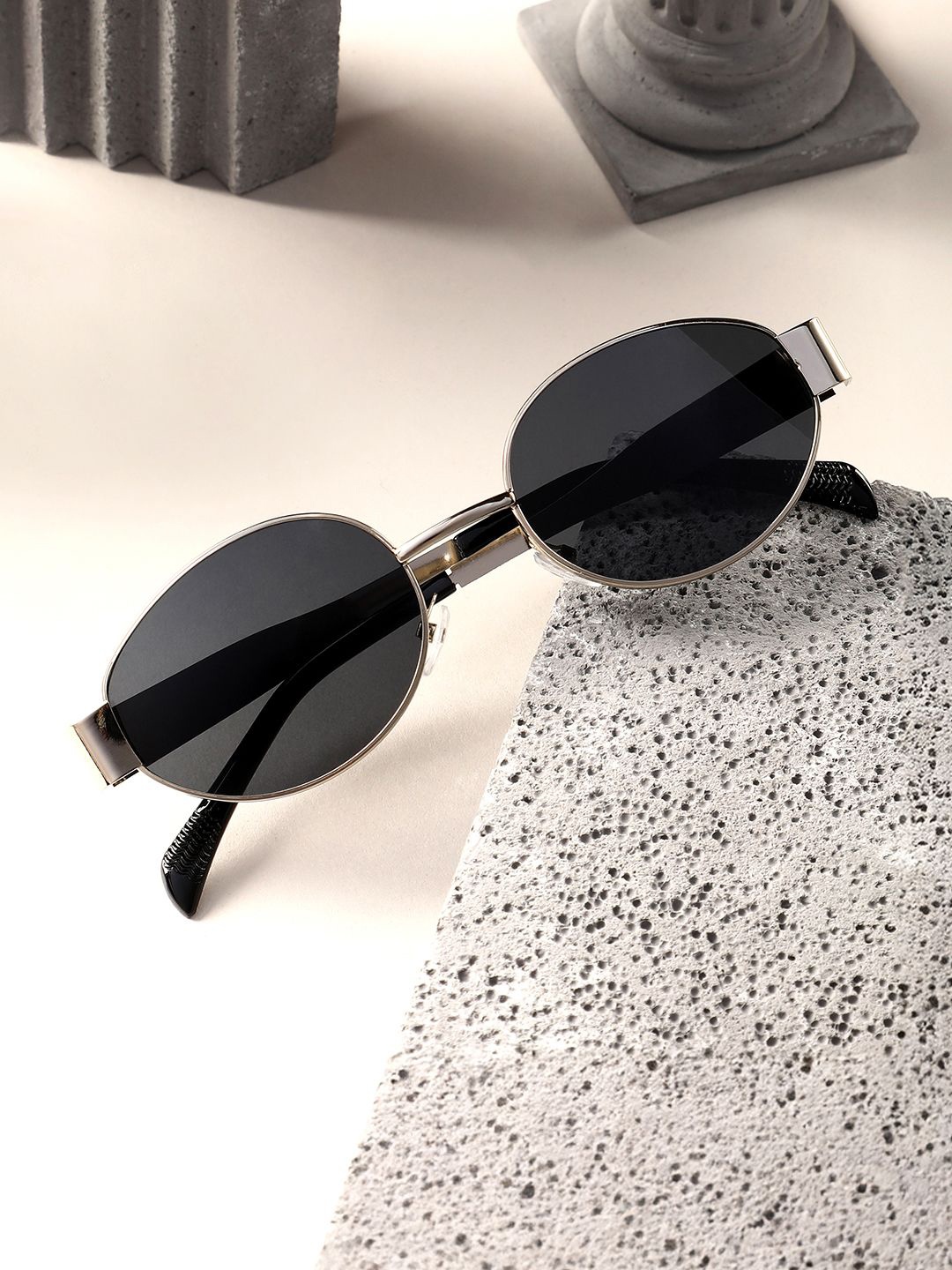 

French Accent Men Oval Sunglasses with Polarised Lens, Black