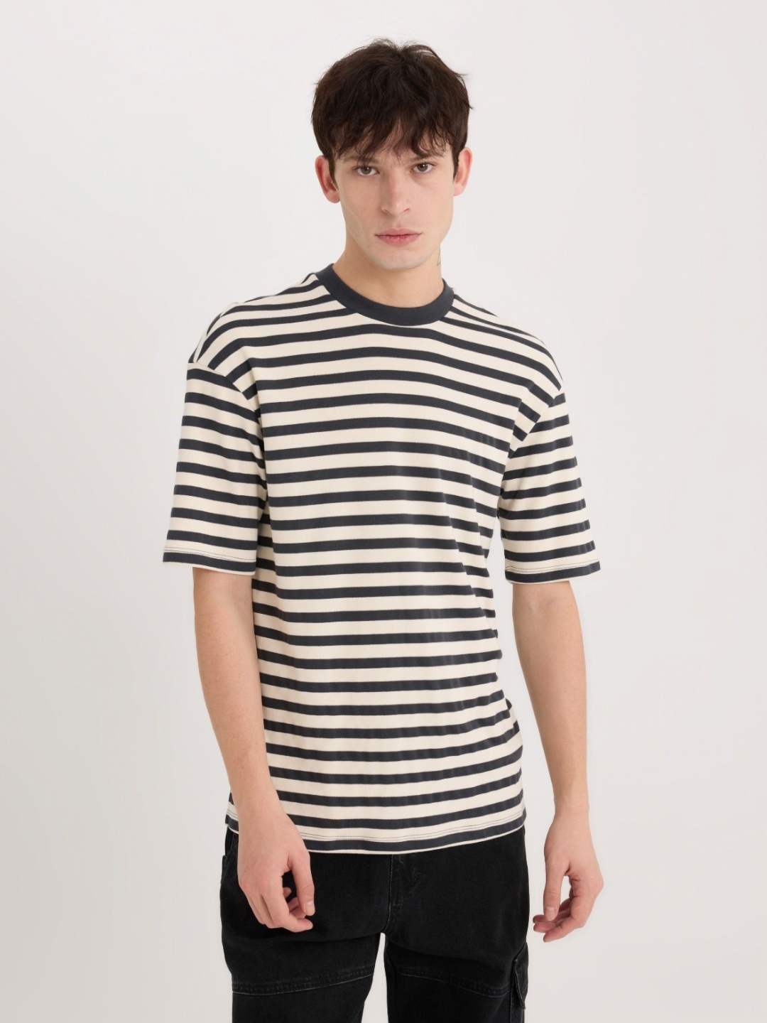 

DeFacto Men Striped Round Neck Cotton T-shirt, Beige