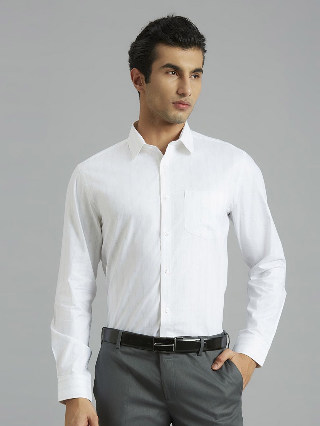 

Reid & Taylor Men India Slim Fit Spread Collar Checked Cotton Formal Shirt, White