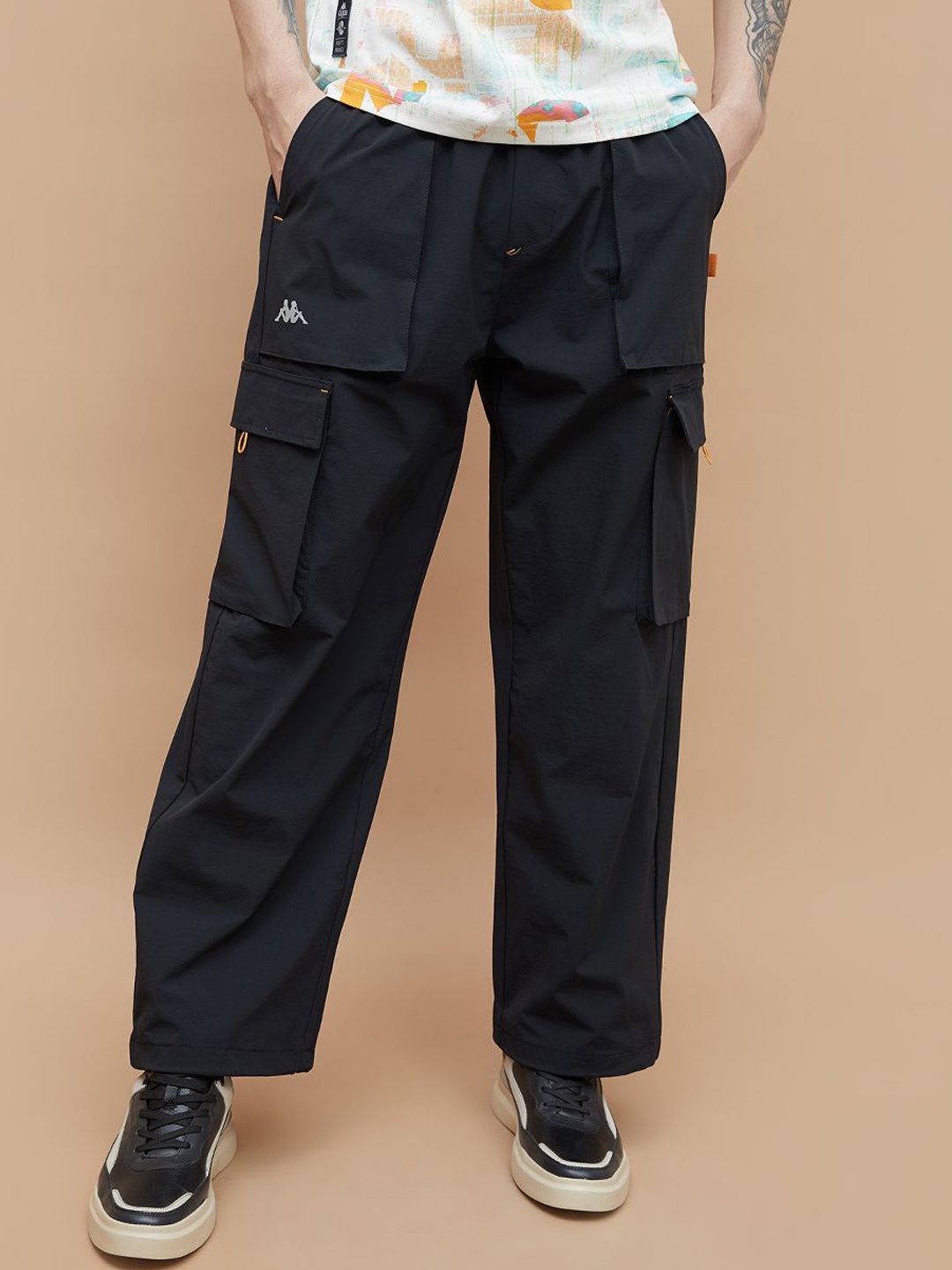 

Kappa Men Oversized Pockets Cargos Trousers, Black