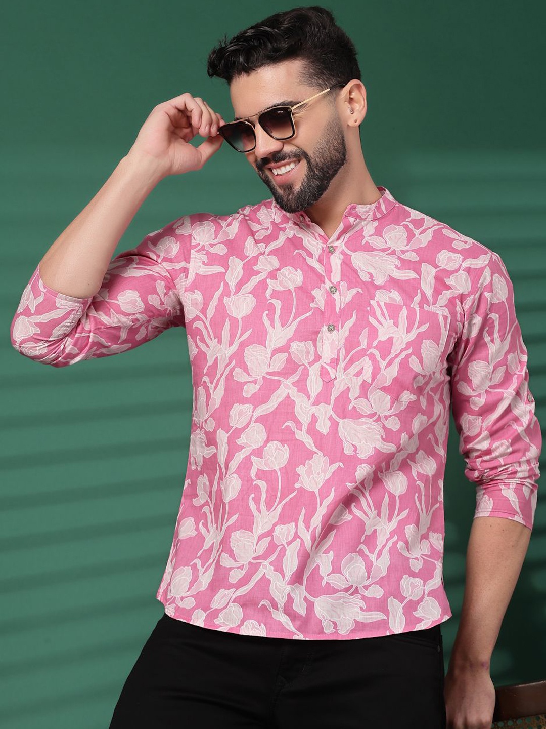 

Sangria Pink Floral Printed Mandarin Collar Cotton Short Kurta