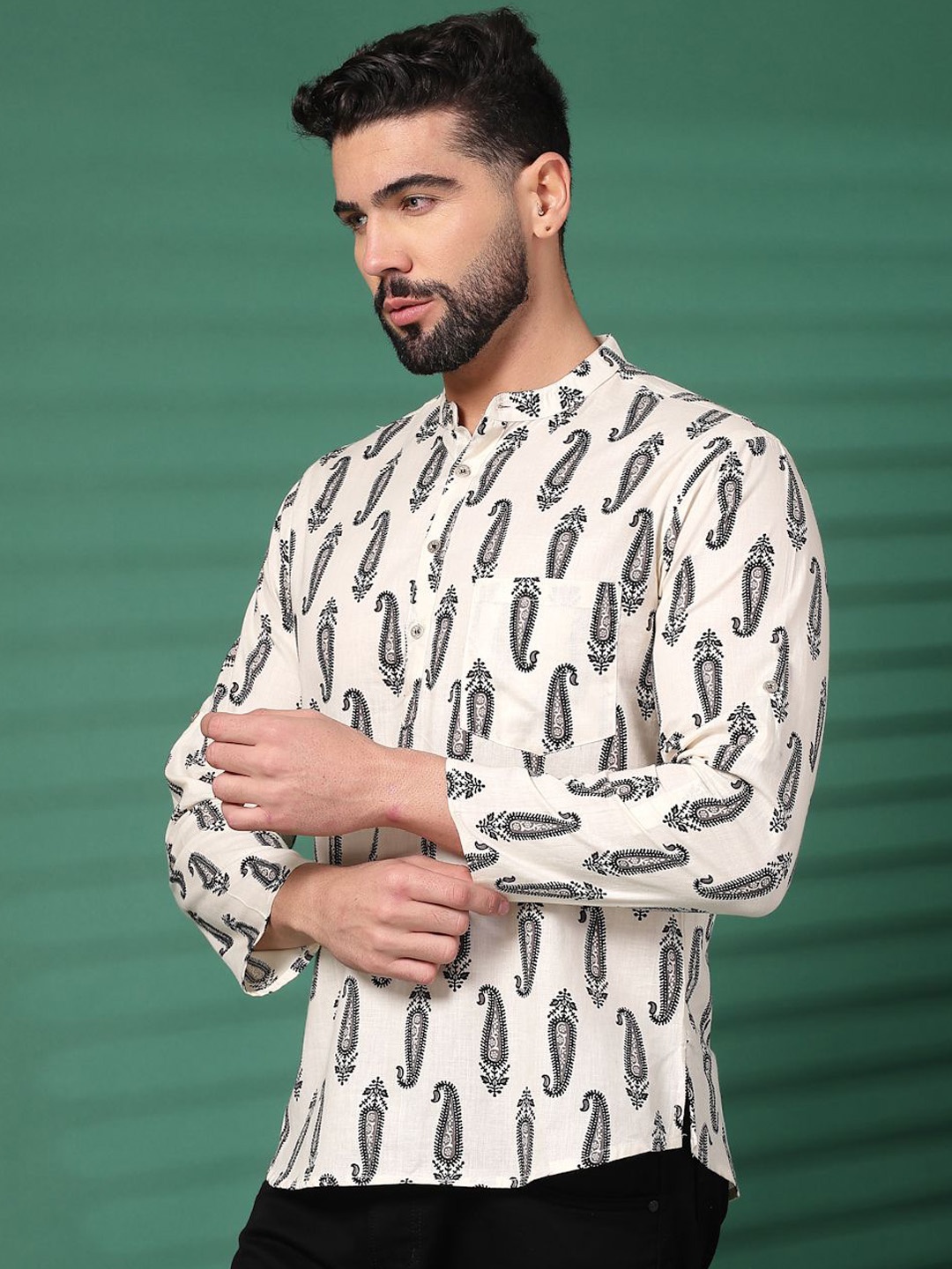 

Sangria Off White Paisley Printed Mandarin Collar Cotton Short Kurta
