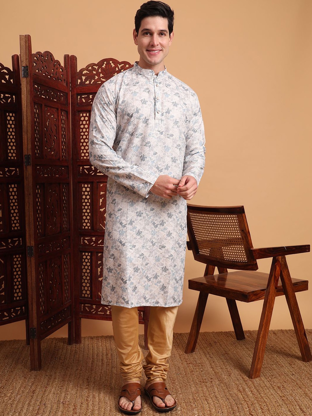 

House of Pataudi Cotton Chikankari Embroidered Work Kurta, Grey