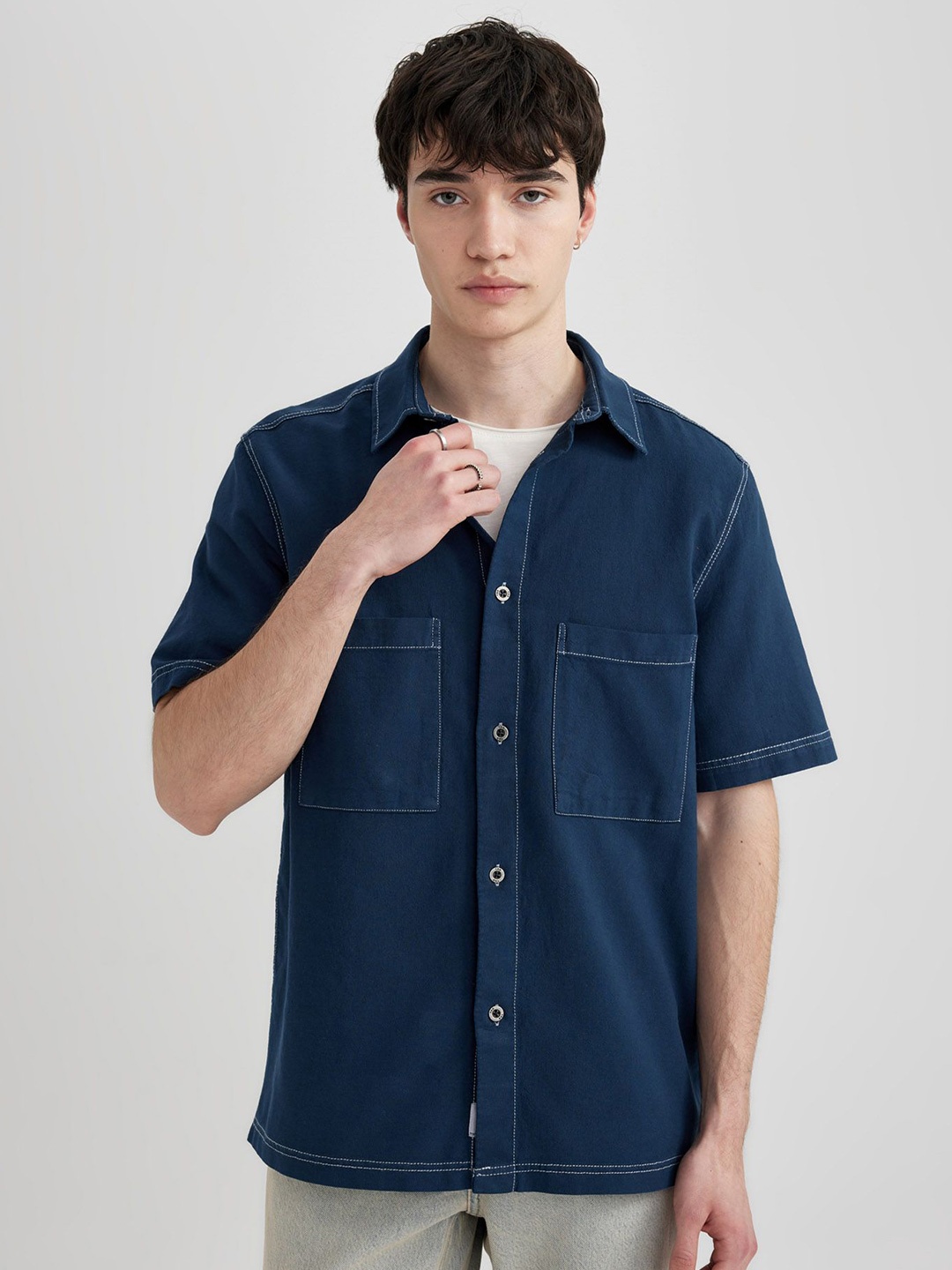 

DeFacto Men Spread Collar Solid Cotton Casual Shirt, Blue