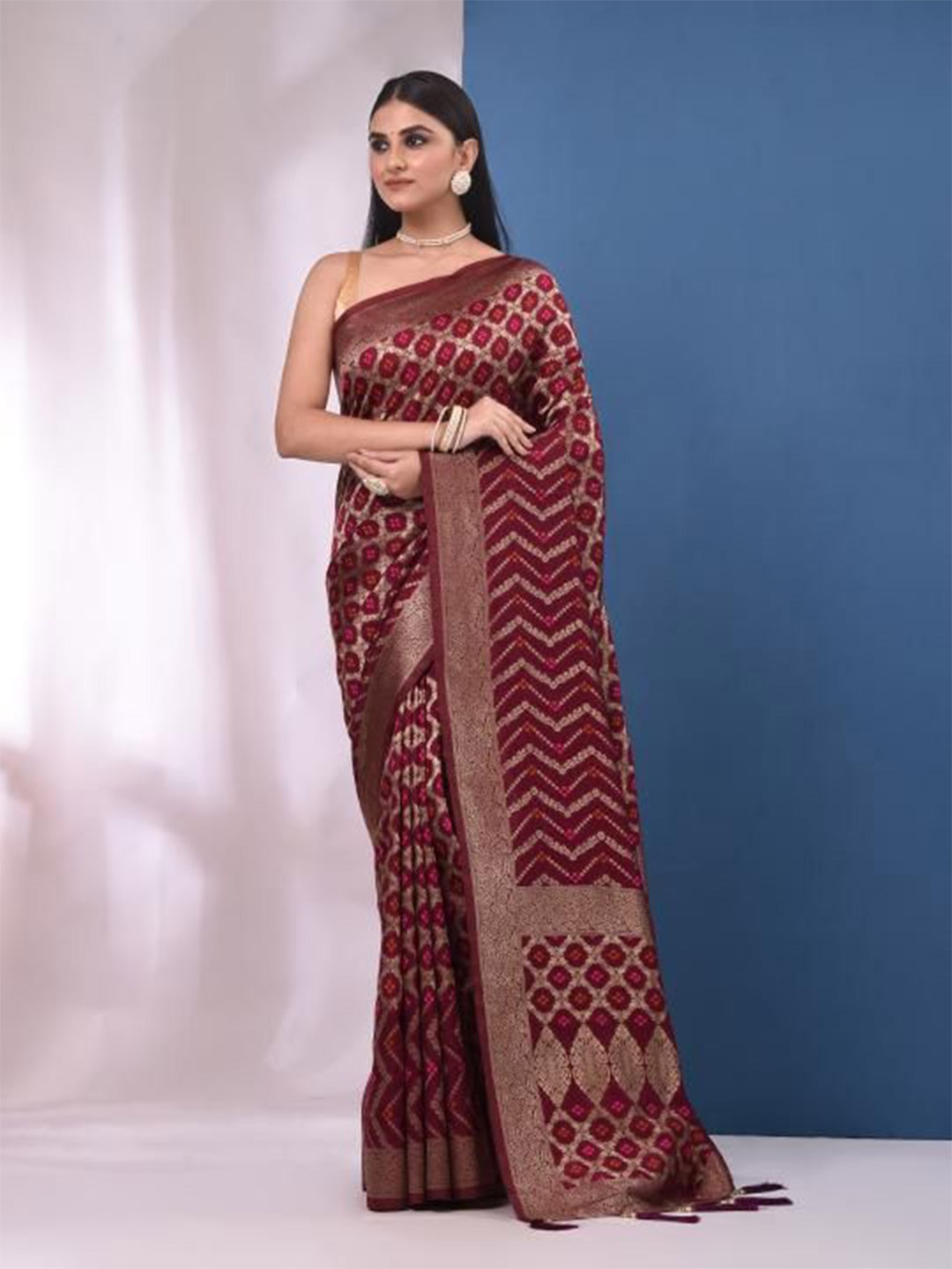 

VIBHAVARI Zari Woven Design Banarasi Saree, Purple