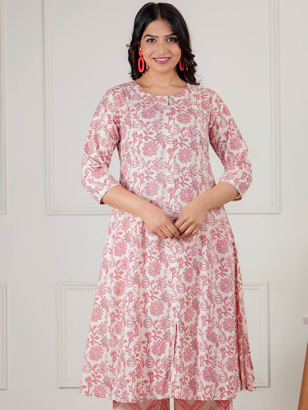

Aramya Floral Printed Notch Neck Pure Cotton A-Line Kurta, White