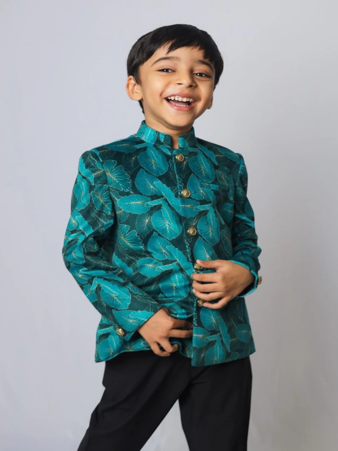 

Funny Bones Clothings Boys Paisley Printed Mandarin Collar Jodhpuri Blazer With Trouser, Sea green