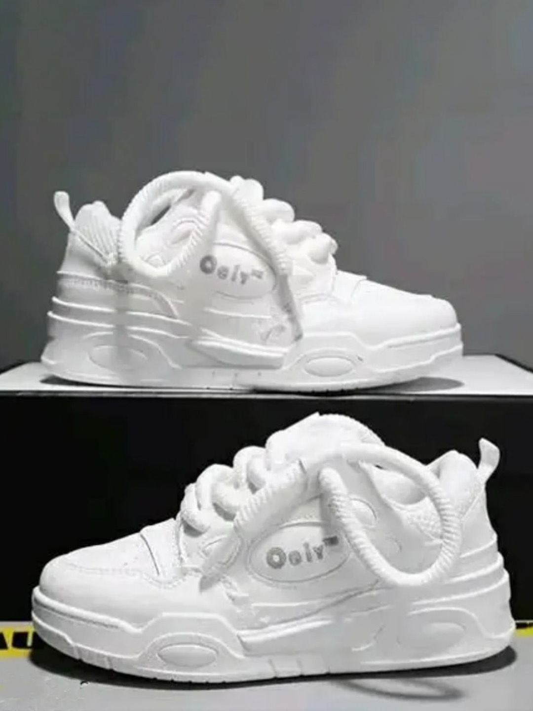 

Corsac Men Printed Sneakers, White