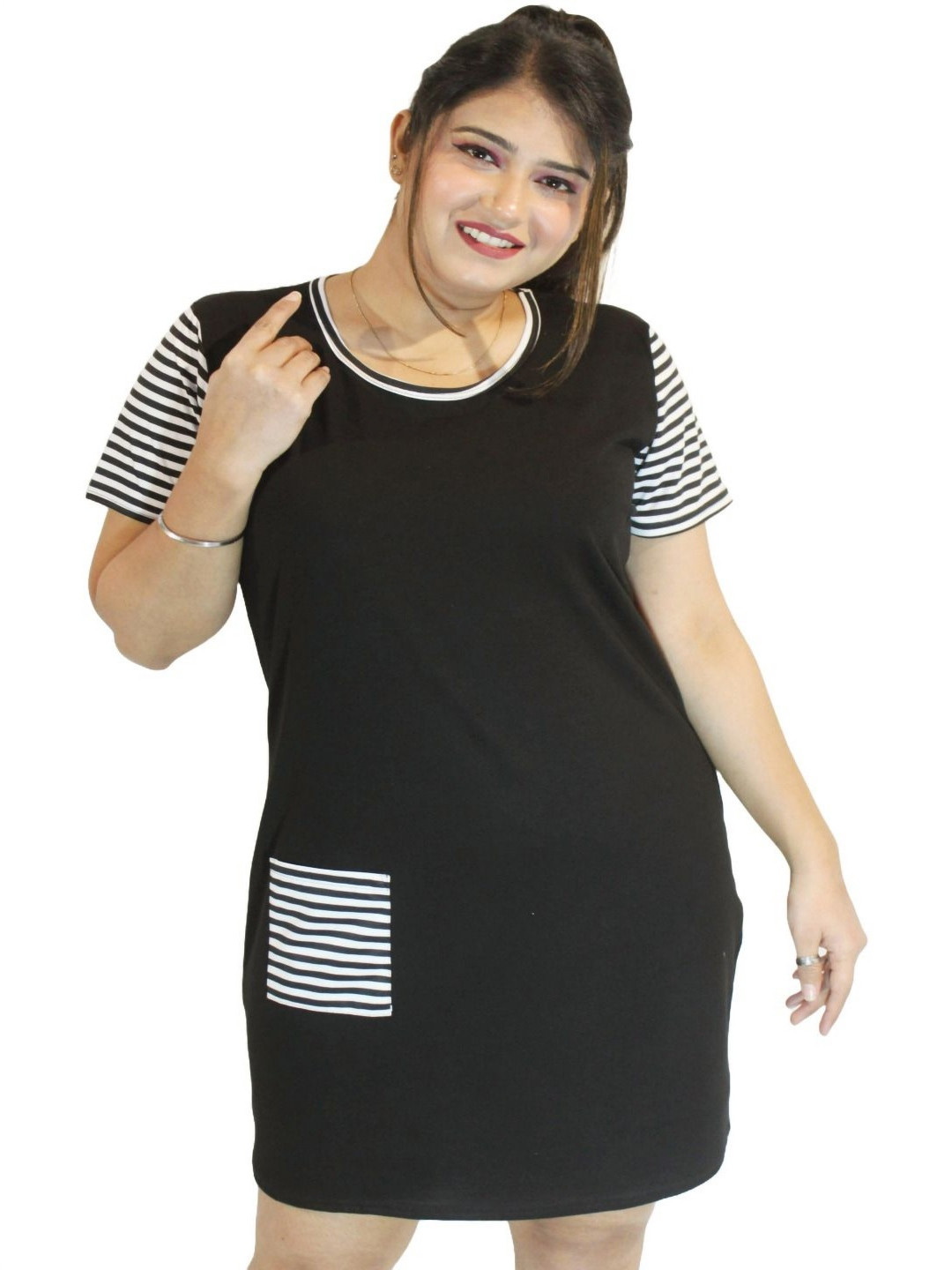 

PINK SHELL Women Self Design Round Neck Cotton T-shirt, Black