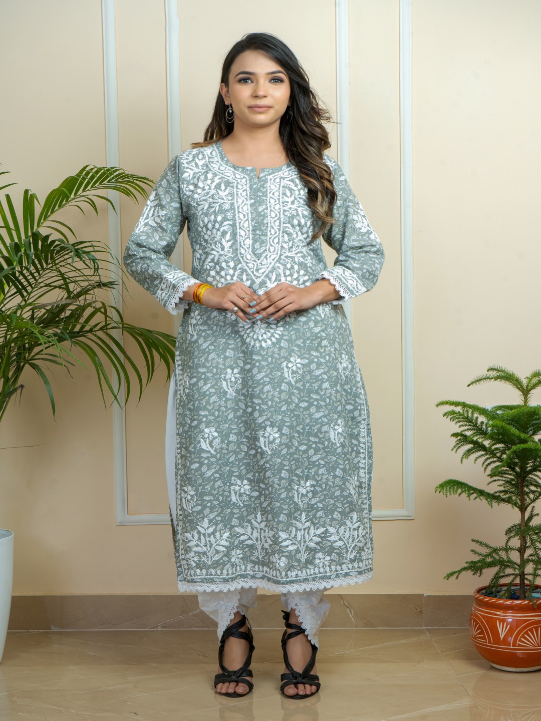 

ADR CHIKAN Floral Embroidered Thread Work Pure Cotton Kurta With Dhoti Pants, Grey
