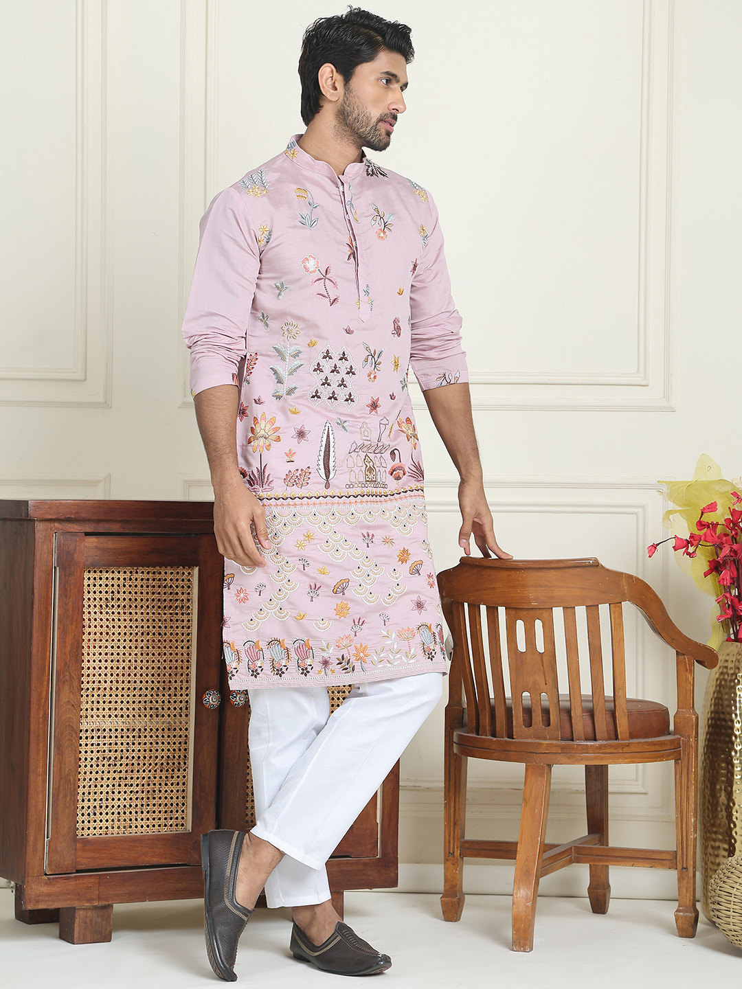 

Jompers Floral Embroidered Thread Work Mandarin Collar Straight Kurta With Pyjamas, Pink