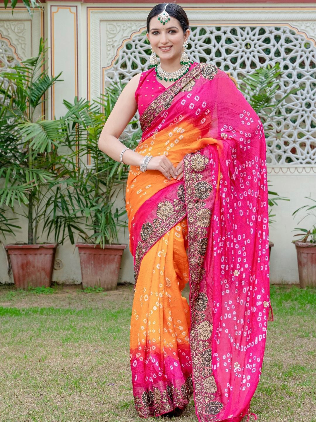 

PRETTY PALLU Bandhani Printed Pure Georgette Saree, Pink