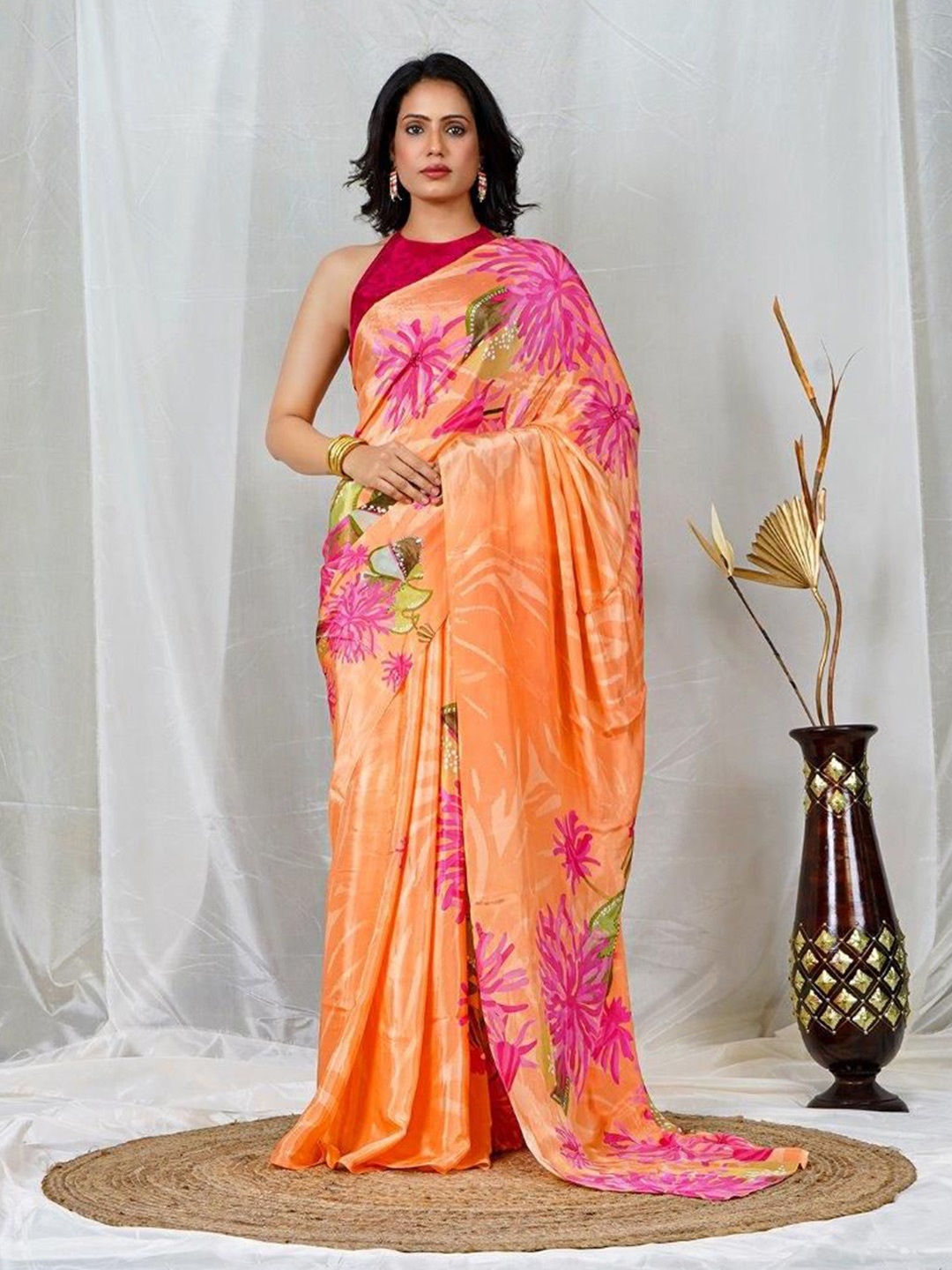 

EARTH O FAB Floral Pure Crepe Saree, Orange
