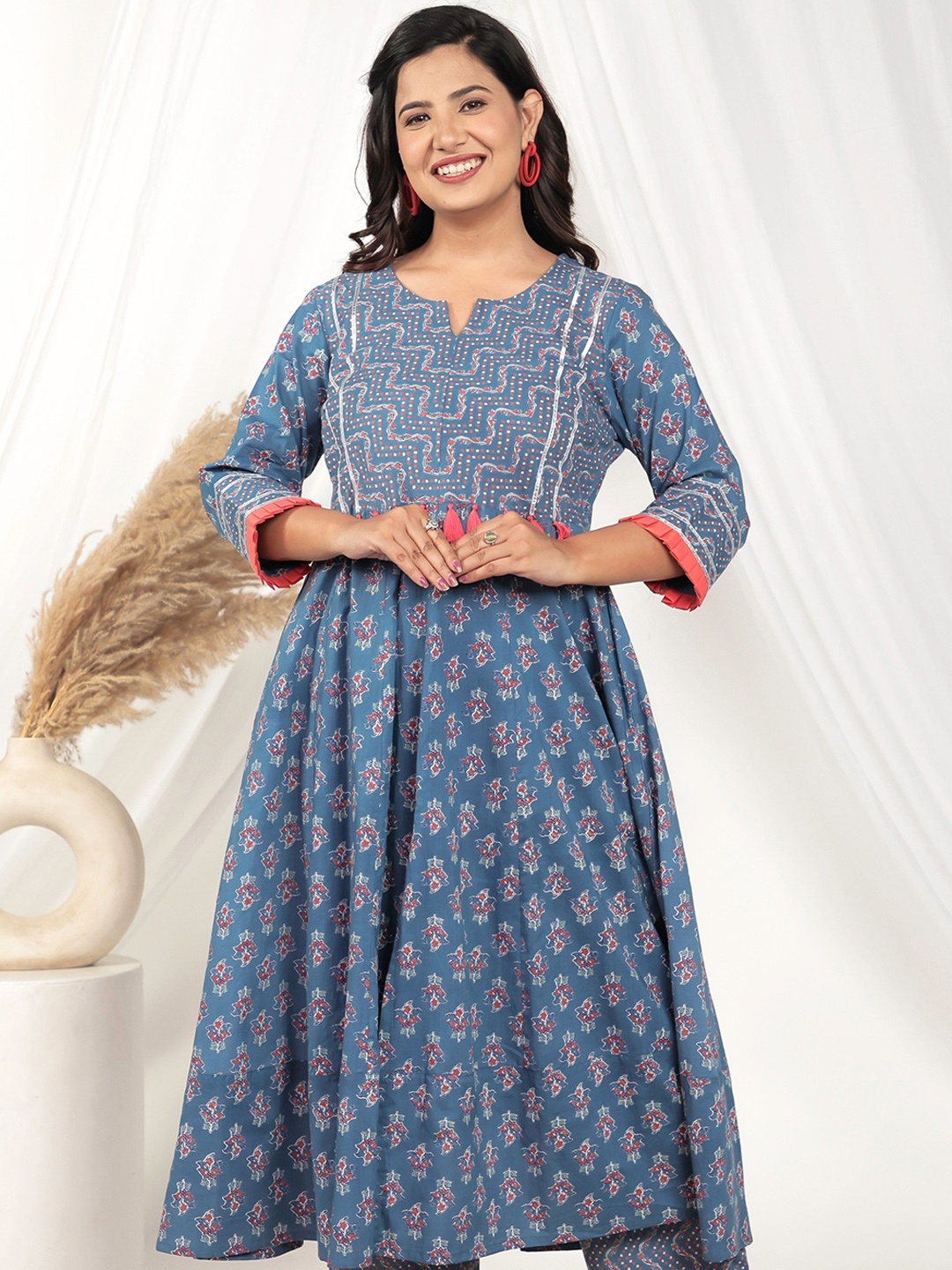 

Aramya Floral Printed Pleated Notch Neck Pure Cotton Anarkali Kurta, Blue