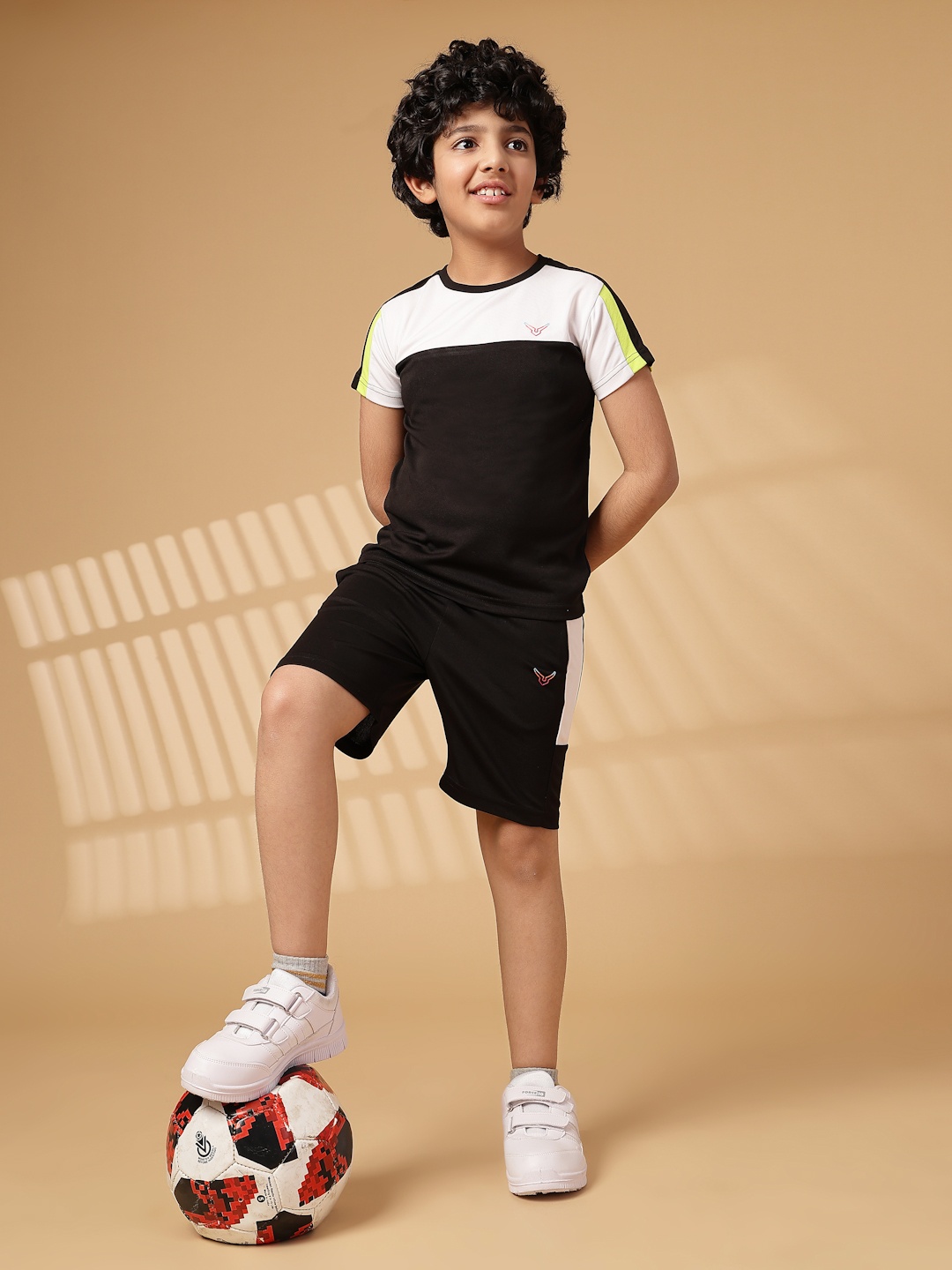 

Invincible Boys Colourblocked Outdoor with Technology Shorts, Na