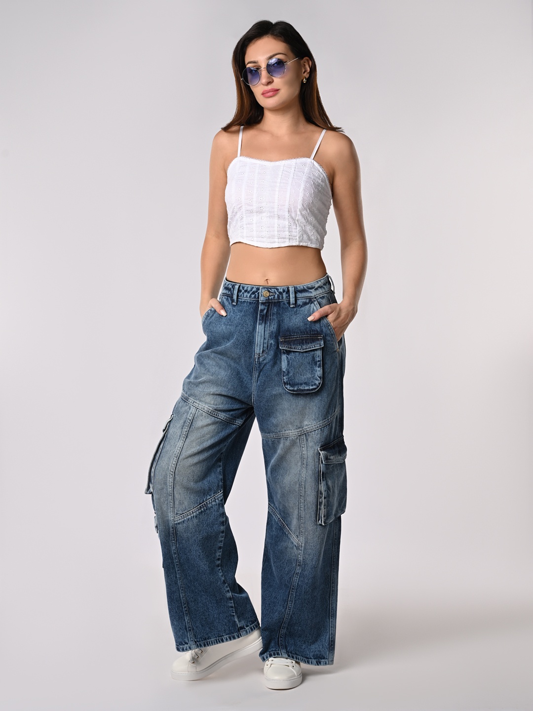 

IZEL Women Wide Leg Heavy Fade Cargo Jeans, Blue