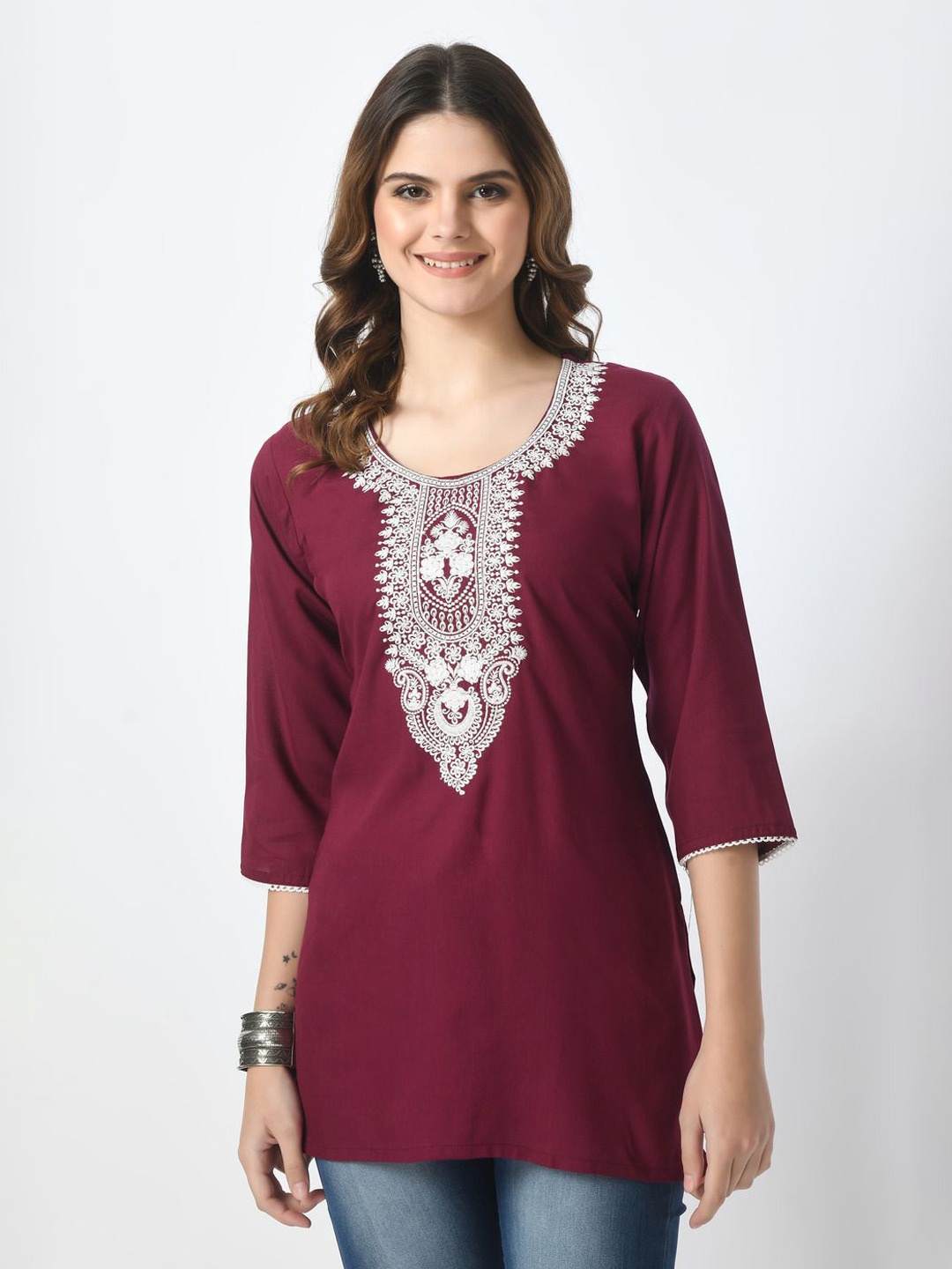 

LIBOZA Floral Embroidered Chikankari Chikankari Kurti, Purple