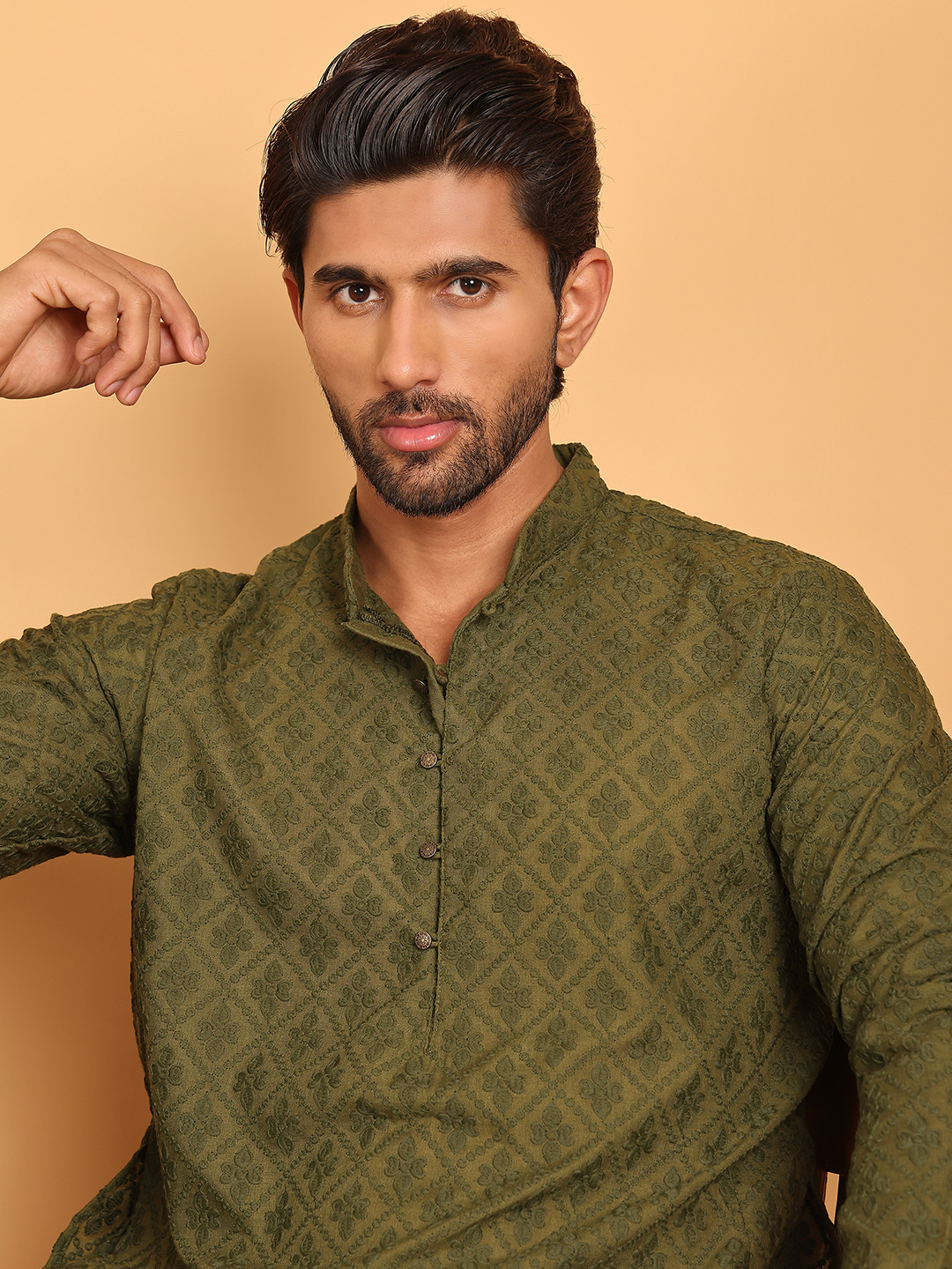 

Jompers Floral Embroidered Mandarin Collar Chikankari Pure Cotton Kurta With Pyjama, Olive