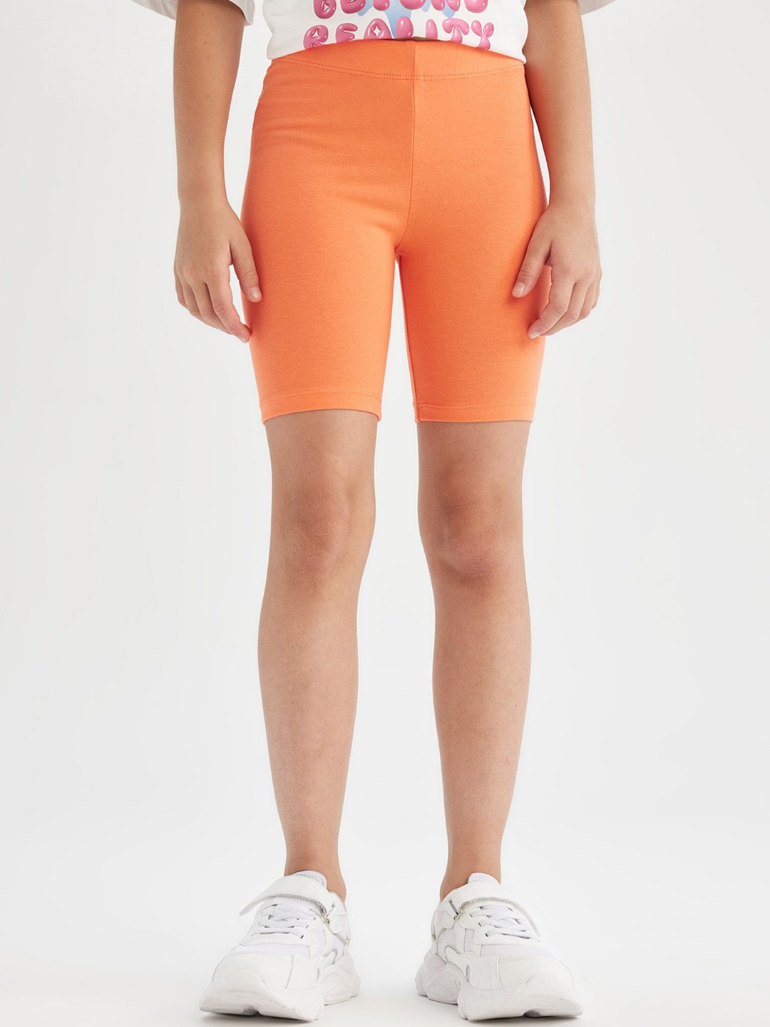 

DeFacto Girls Skinny Fit High-Rise Shorts, Orange