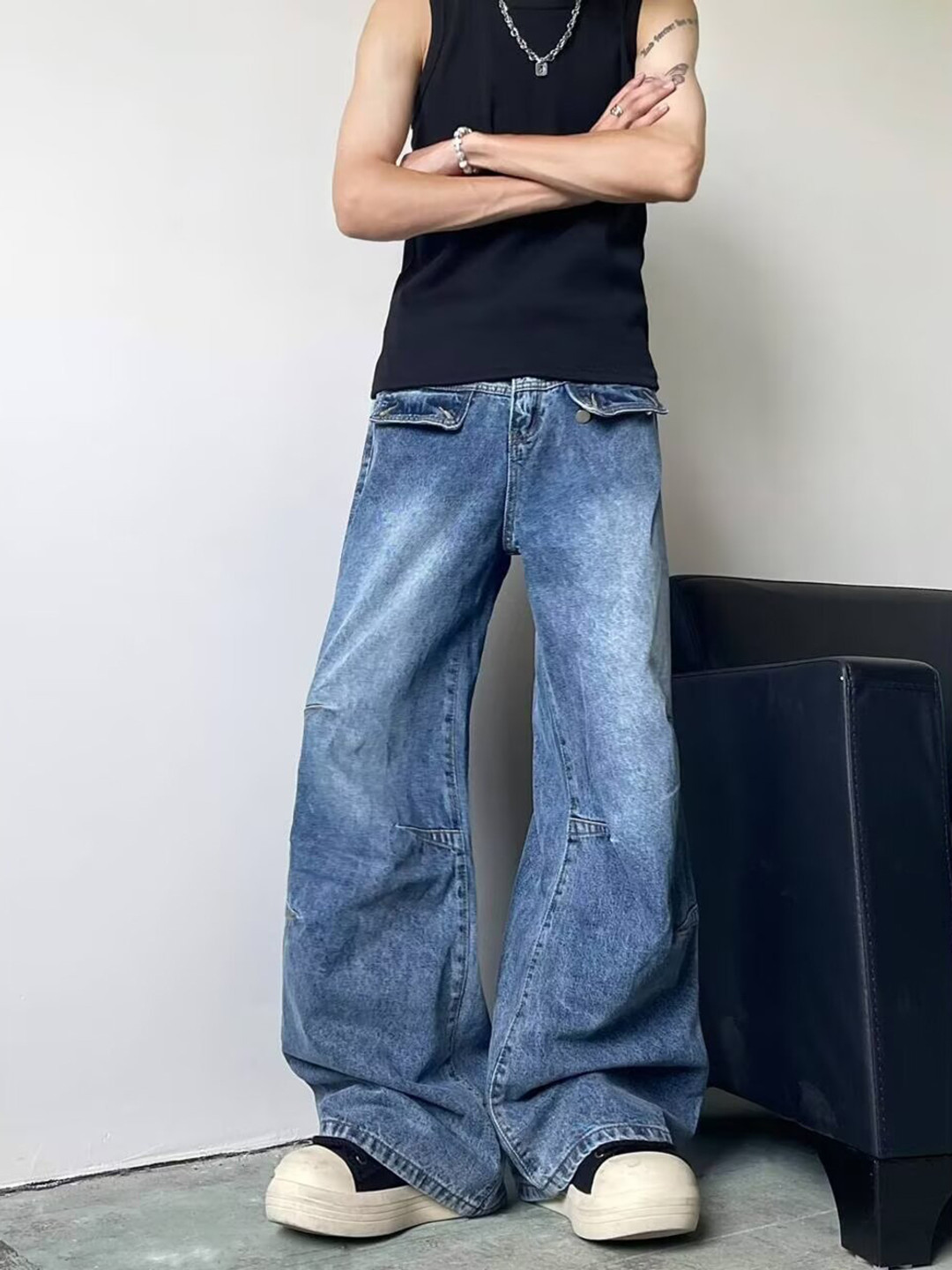 

StyleCast x Revolte Men Flared Fit Mid-Rise Light Fade Jeans, Blue