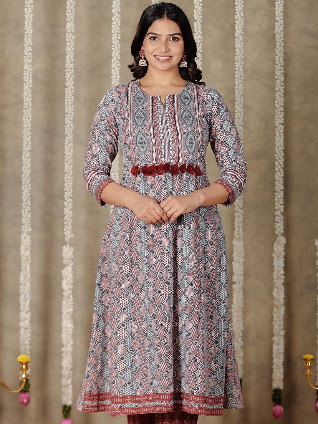 

Aramya Geometric Printed Notch Neck Pure Cotton A-Line Kurta, Grey