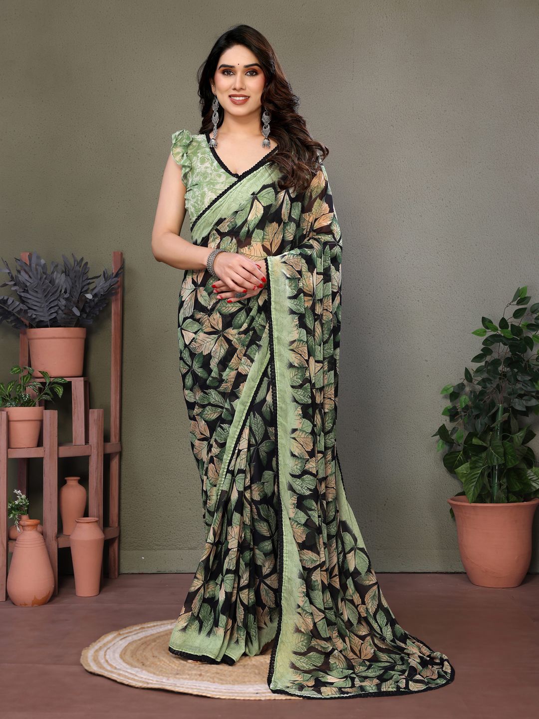 

DIVASTRI Floral Printed Pure Georgette Block Print Saree, Green