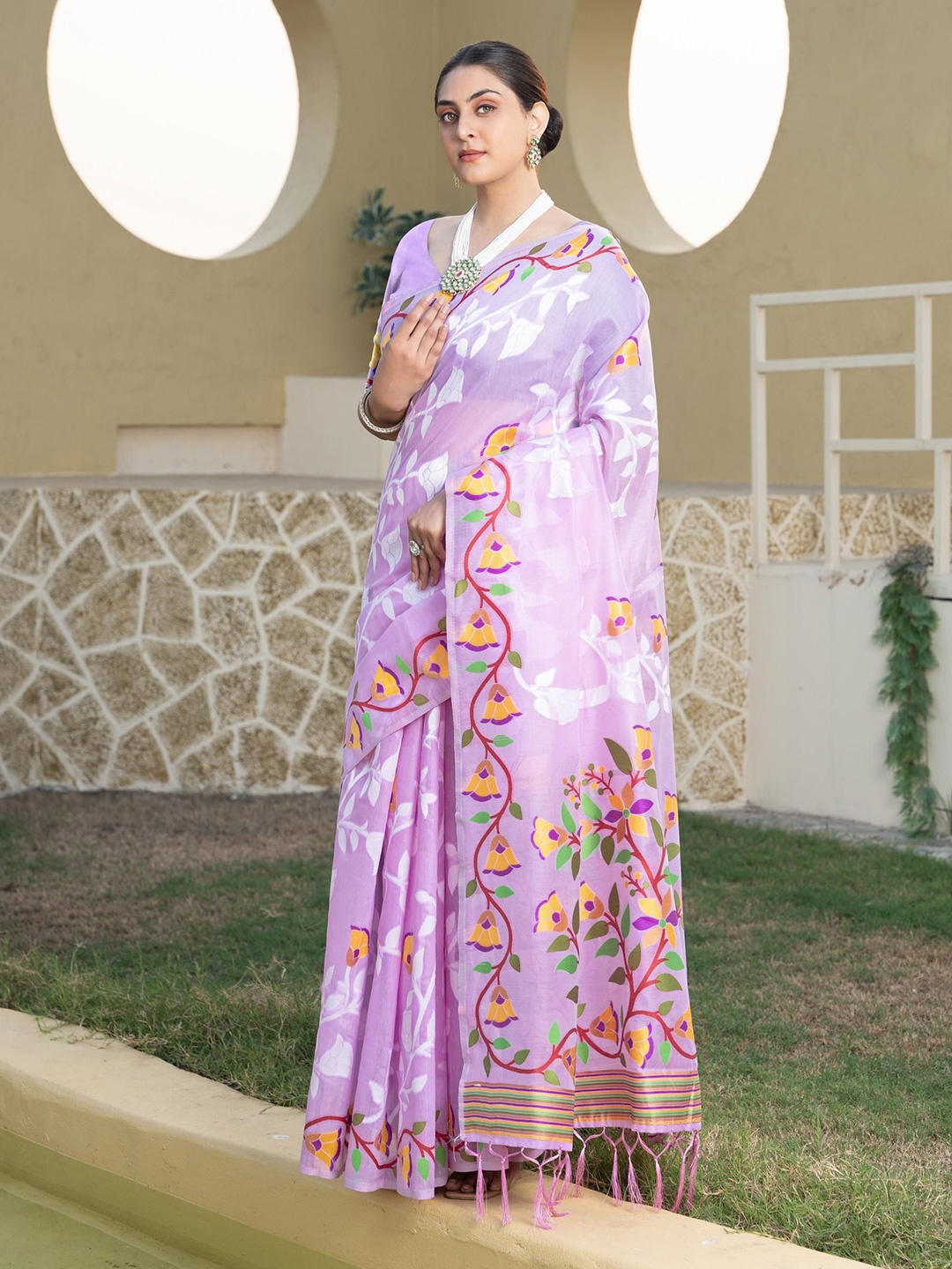 

GAJARAI Woven Design Zari Pure Cotton Jamdani Saree, Lavender