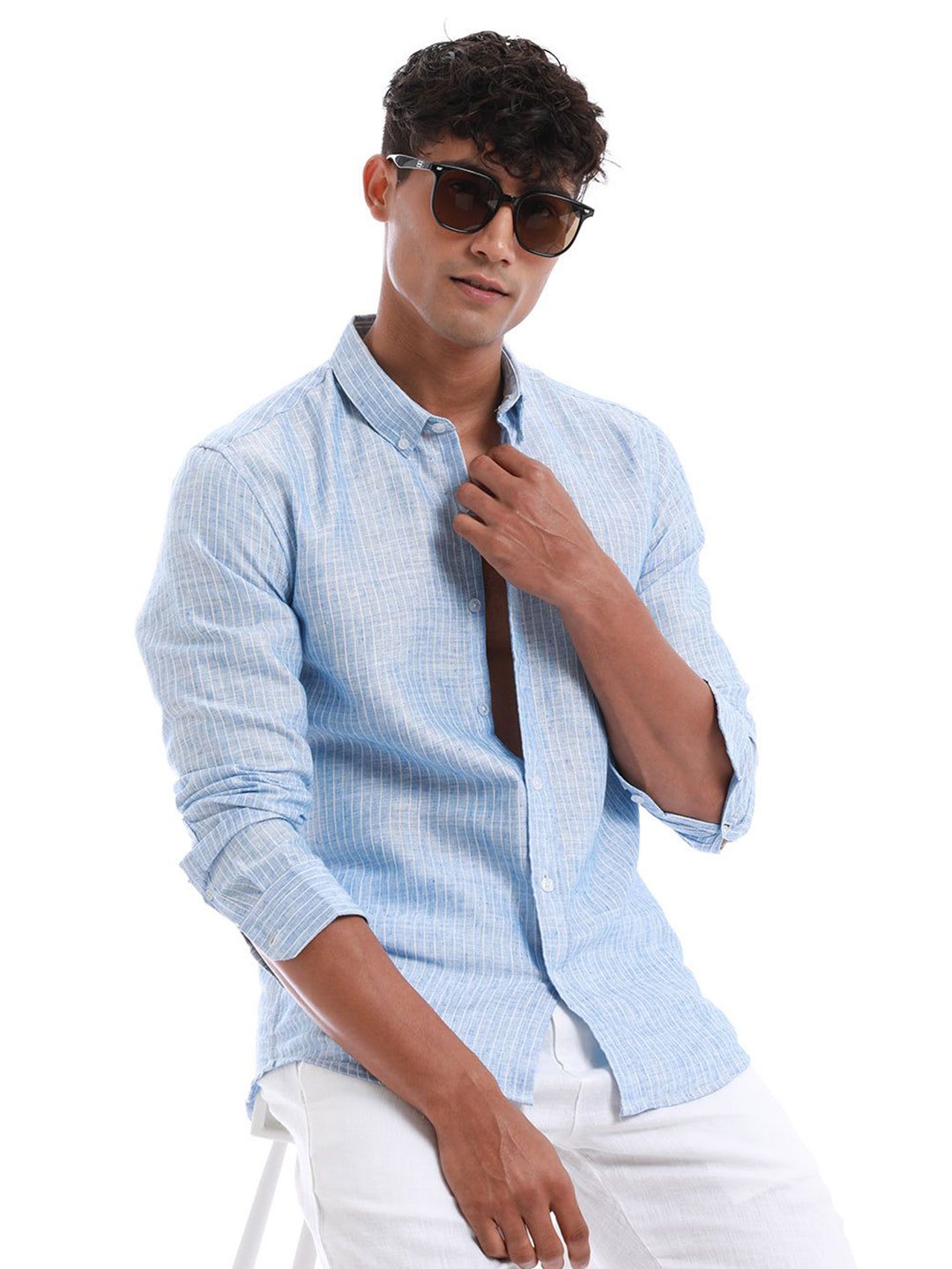 

Banana Club Men Relaxed Slim Fit Opaque Striped Semiformal Shirt, White