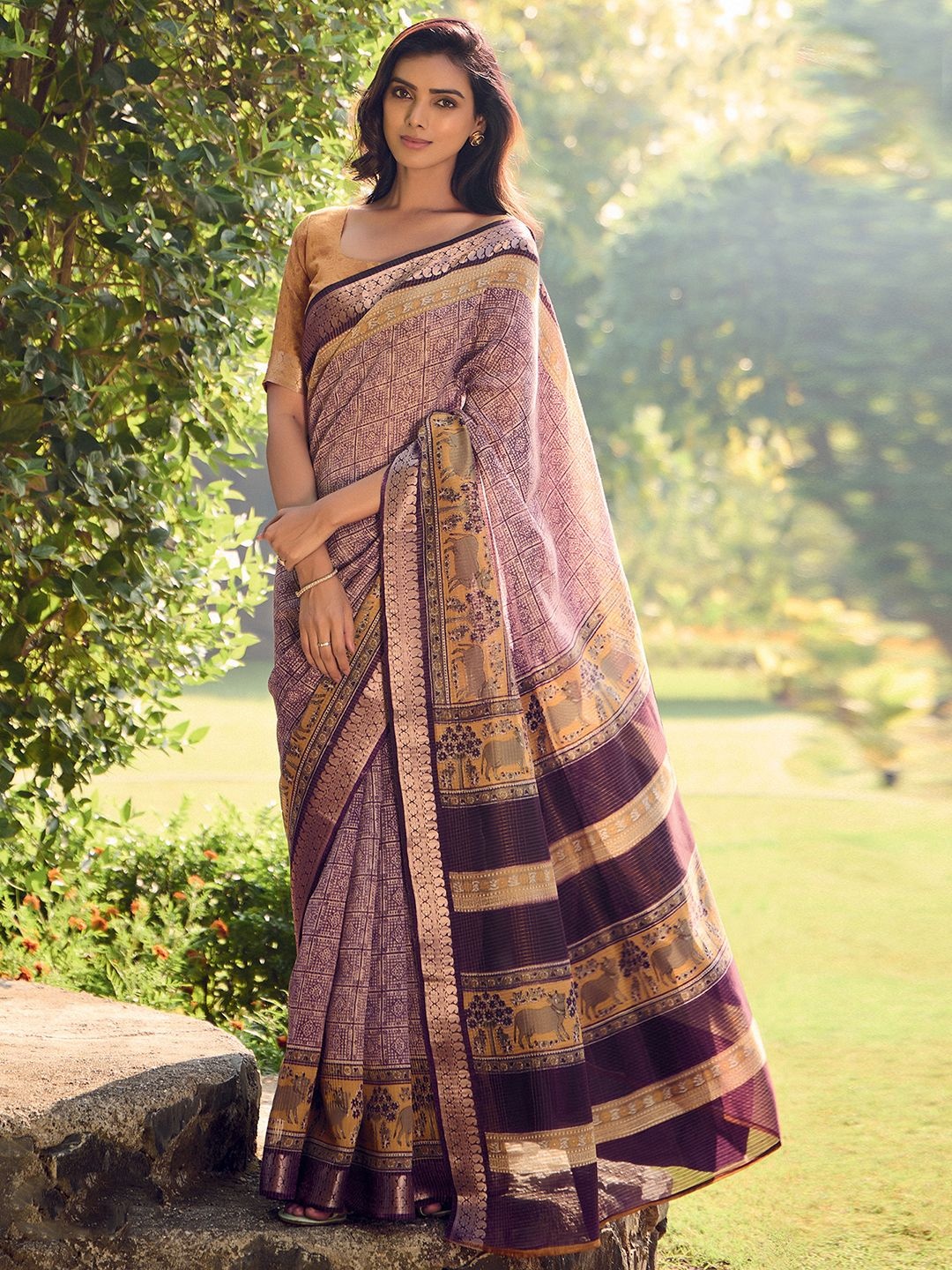 

Satrani Ethnic Motifs Embroidered Silk Cotton Saree, Mauve